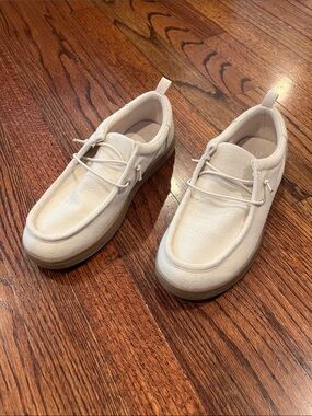 Boys GAP Canvas Slip-On Sneakers in Off-White